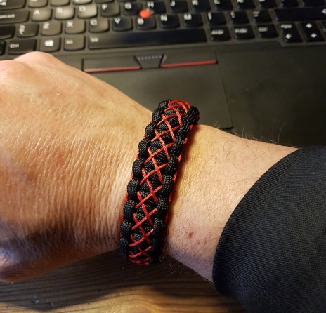kryds cross stiching paracord faldskærmsline 